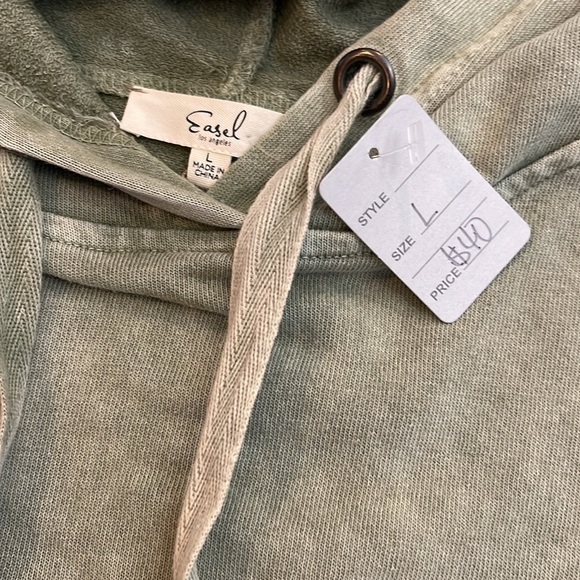 Easel hoodie women’s large NWT light green with ivory stars - Picture 2 of 3